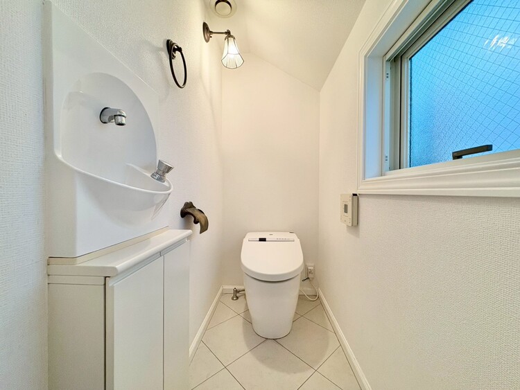 トイレ 暮らしの中のさりげないひとときの快適さにも、こだわりを、持って設備を配しております。