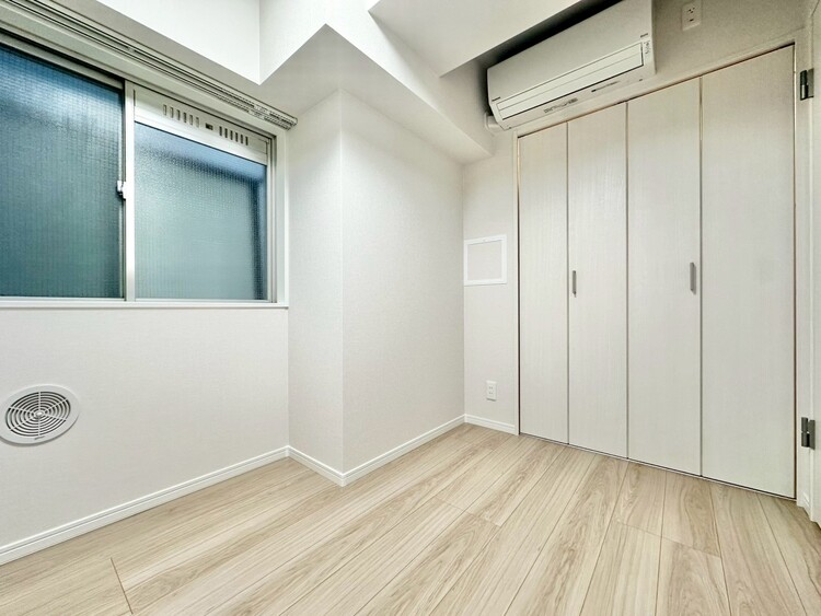 寝室 ベッドも十分に設置するスペースがあります。