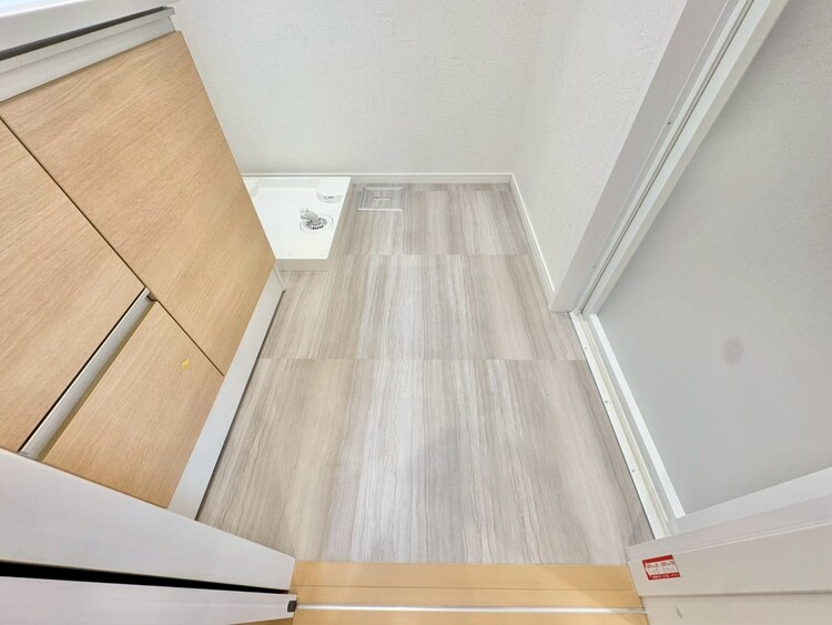 その他 十分な広さの脱衣所。