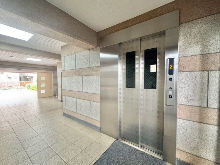 その他 エレベーター完備のため荷物が多くなっても安心。