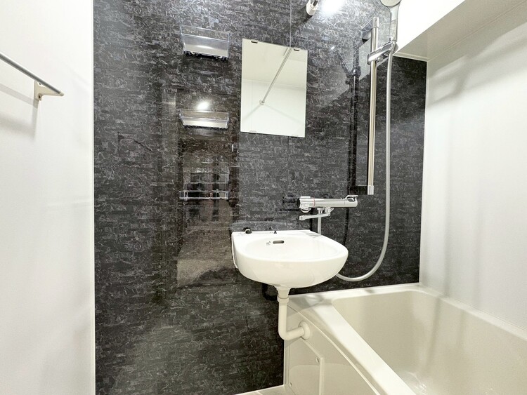 その他 清潔感を感じられる洗面化粧台。