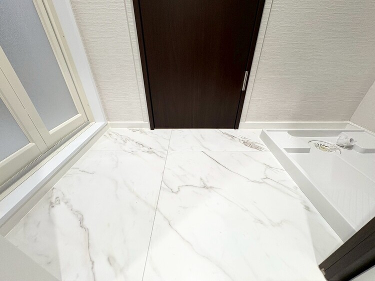 その他 十分な広さの脱衣所。