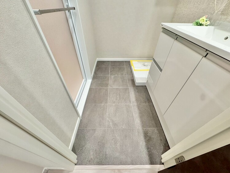 その他 十分な広さの脱衣所。