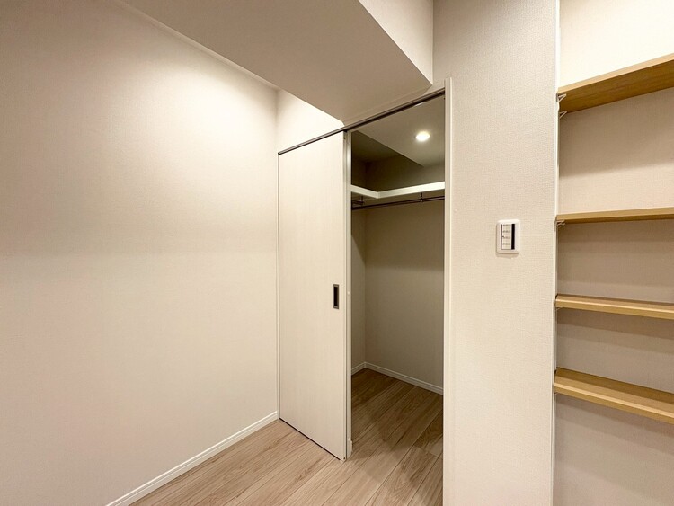 その他 家電やスーツケース、ストック品など何でも片付く嬉しい空間です。