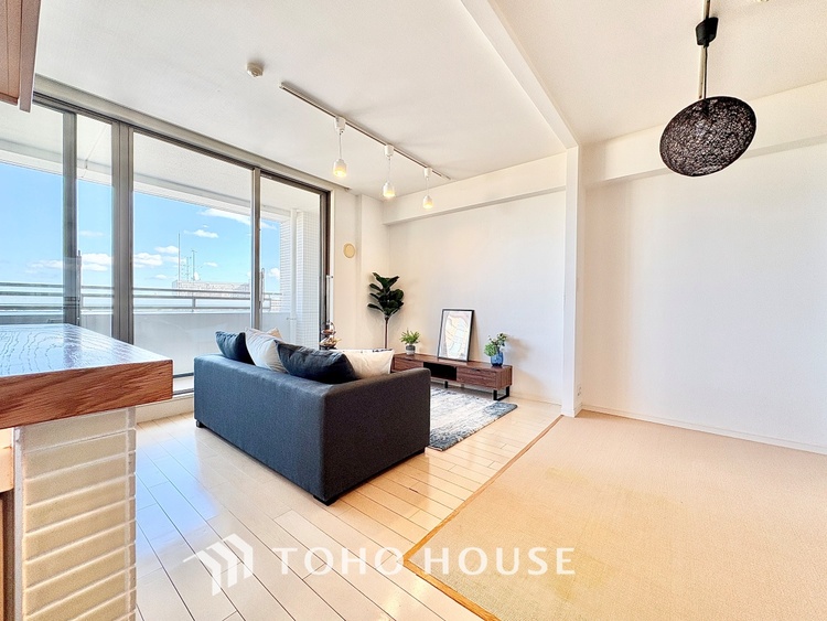 内装 ◆ここに在る◆事も無げに美しく、伝えるには筆舌に尽くし難い。豪華絢爛や華美と言う事ではなく、住まう者にとって暮らし易く心地がいいと言う美しさがこの住まいには込められている。