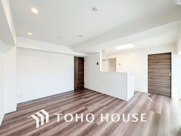 内装 柔らかな陽のそそぐ心地よいリビングダイニング