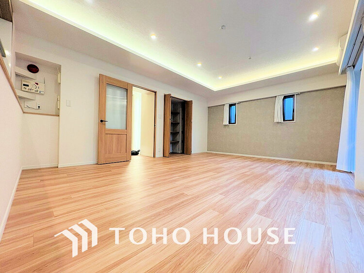 内装 広がりのある住空間、家族が集まるリビング・ダイニング