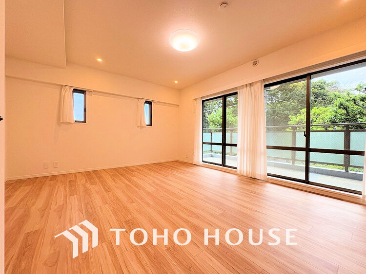 内装 1日の疲れを癒し、心地よく寛げるようゆったりとした広さをしています