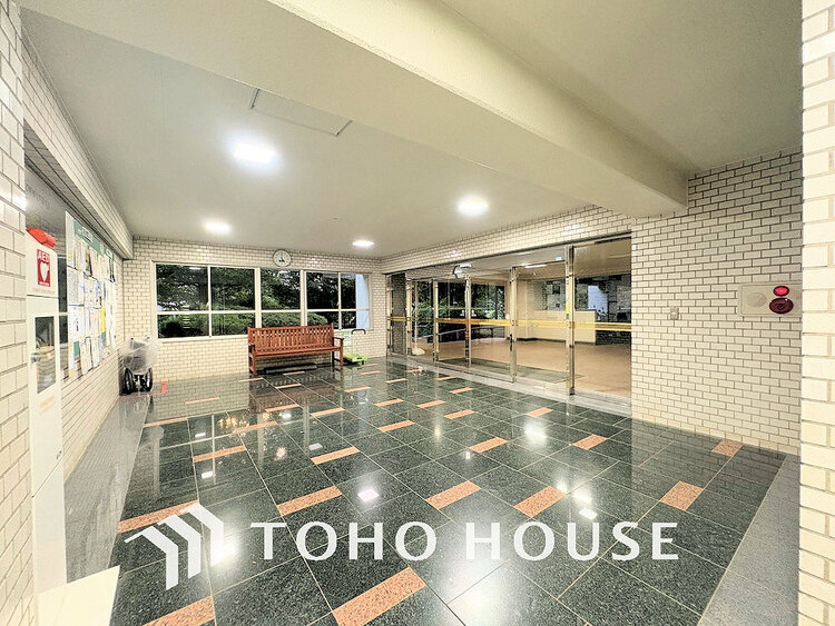 エントランス 落ち着いた色合いのエントランス