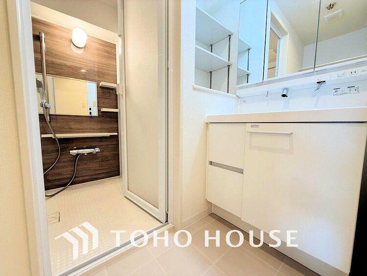 洗面 大きな洗面鏡付き、朝の身支度も楽しくなりますね