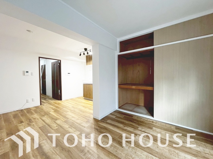 内装 「想像していた以上に広い」が写真を撮っているときの感想です。家事動線に配慮したプランによりご家族がくつろげる明るく広い空間が確保できました。