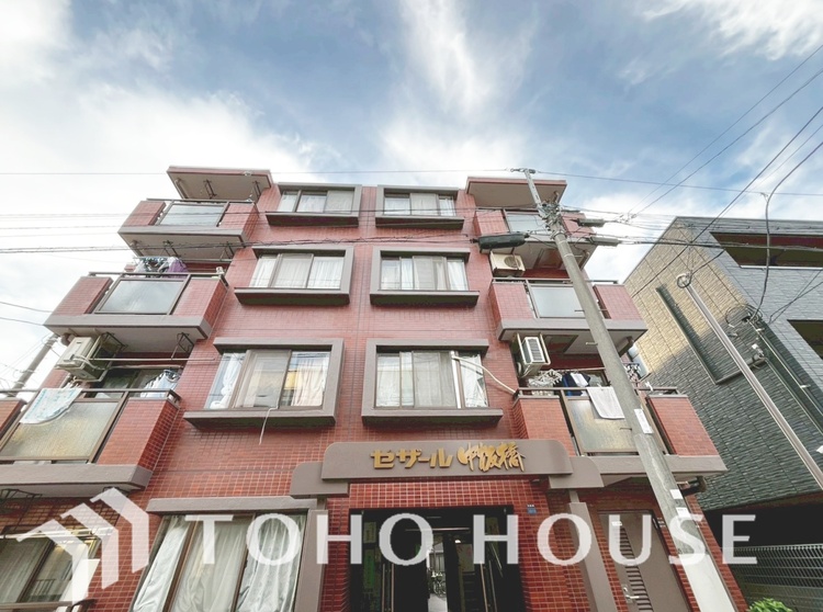 外観 漂う上質な空気感、マンションに入れば「おかえりなさい」と笑顔で迎えてくれるエントランス。最良の心配りを感じるマンションでした。