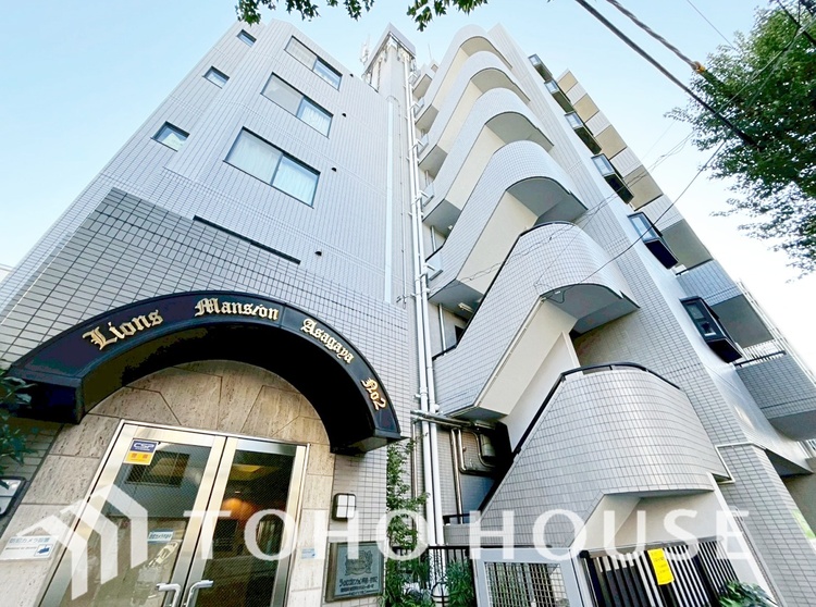 外観 漂う上質な空気感、マンションに入れば「おかえりなさい」と笑顔で迎えてくれるエントランス。最良の心配りを感じるマンションでした。