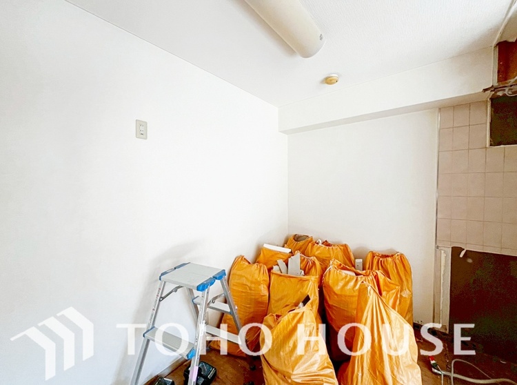 洗面 【改装中】気持ちの良い朝をつくりだし、夕方には笑顔を取り戻させてくれるミラー。