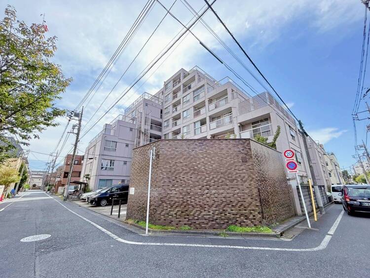 その他 飽きのこないシンプルモダンな外観です。