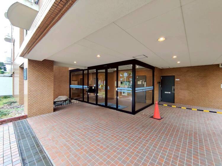 その他 上質感漂う玄関アプローチです。