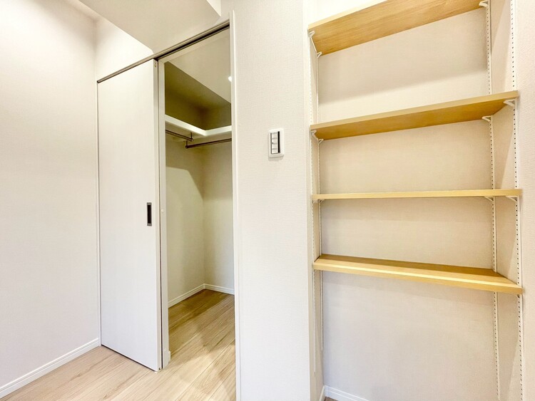 その他 収納スペースが付いていて、お部屋を広く使っていただけます。