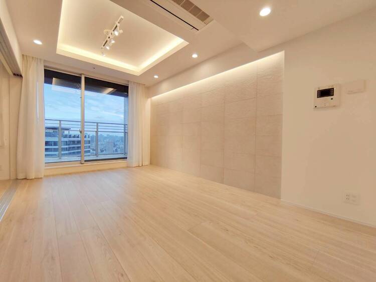 その他 通風・採光に優れ、心地よい光と風が溢れています。※リフォーム前の参考写真です。