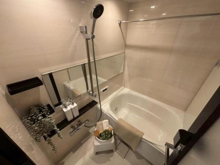 風呂 浴室乾燥機付きで雨の日の洗濯も可能です