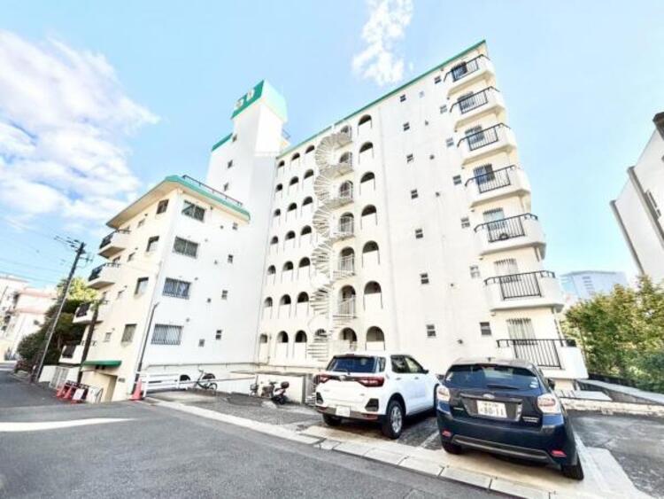 外観 「神奈川」駅徒歩６分　生活に便利な設備・仕様を揃えた快適住宅です。