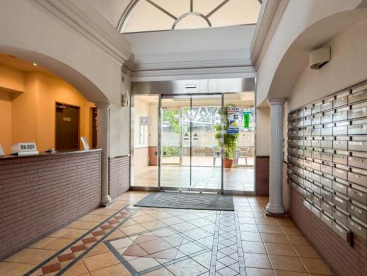 エントランス エントランスは、まさに顔となる場所。シンプルながらも格調高い雰囲気を漂わせています。