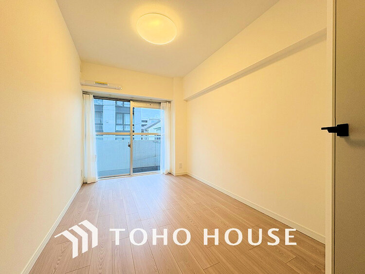 内装 シンプルですっきりとした室内は飽きのこない居心地の良い雰囲気