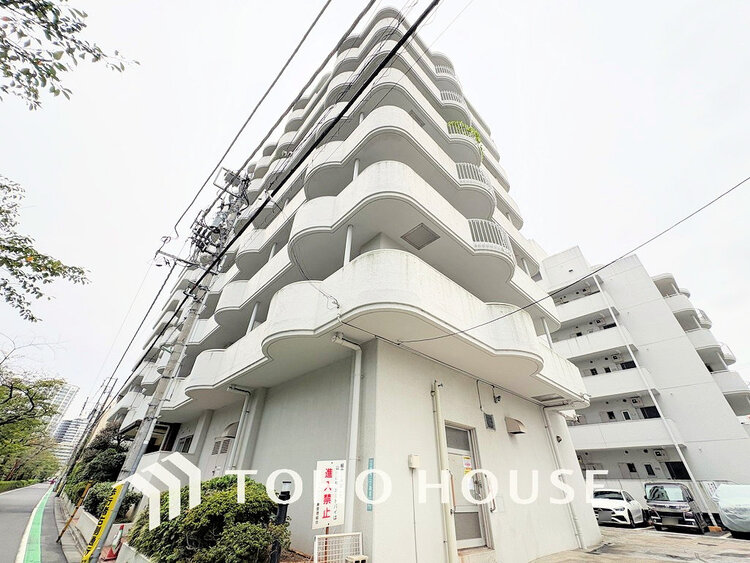 外観 〜「目黒」駅徒歩6分で便利なアクセス〜リノベーション済み2LDK〜南東向きのため陽当たり良好〜