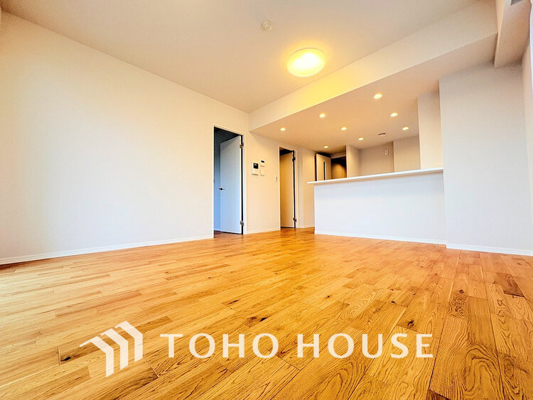 内装 上質な時間を育む暮らしのメインステージ。寛ぎとコミュニケーションを育む居心地のよい場所