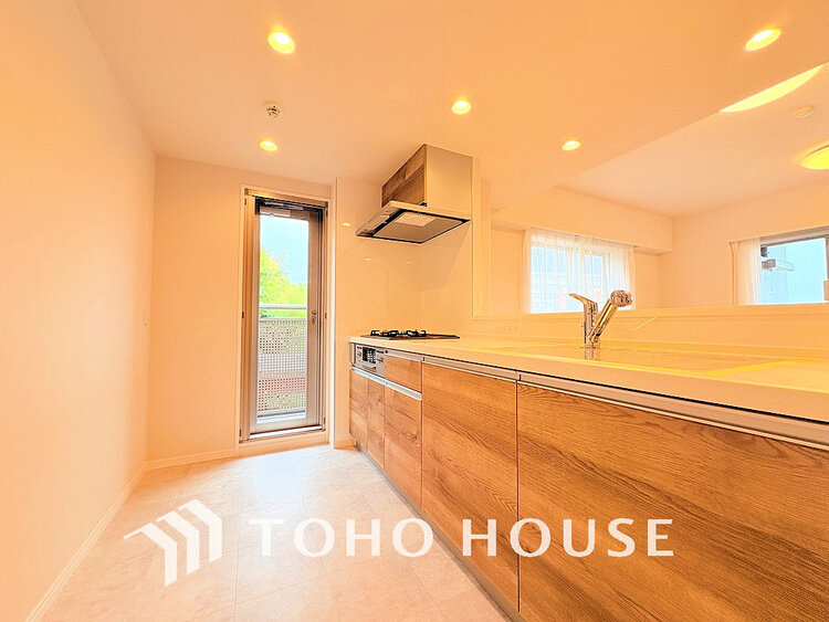 キッチン シンプルな部屋の雰囲気に溶け合うナチュラルキッチン