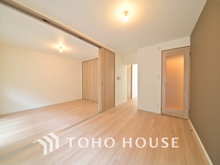 内装 上質な時間を育む暮らしのメインステージ。寛ぎとコミュニケーションを育む居心地のよい場所