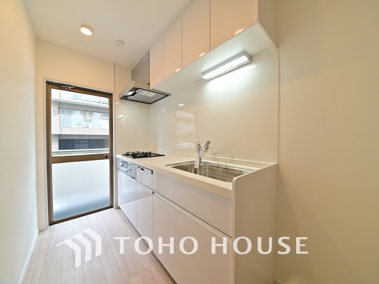 キッチン シンプルな部屋の雰囲気に溶け合うナチュラルキッチン