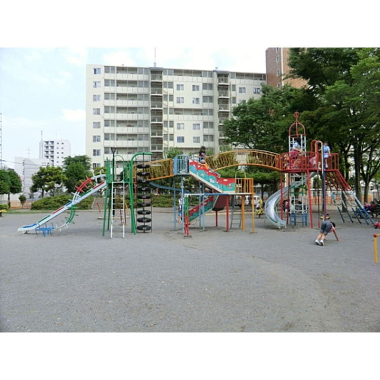 周辺 白幡公園(約670m)