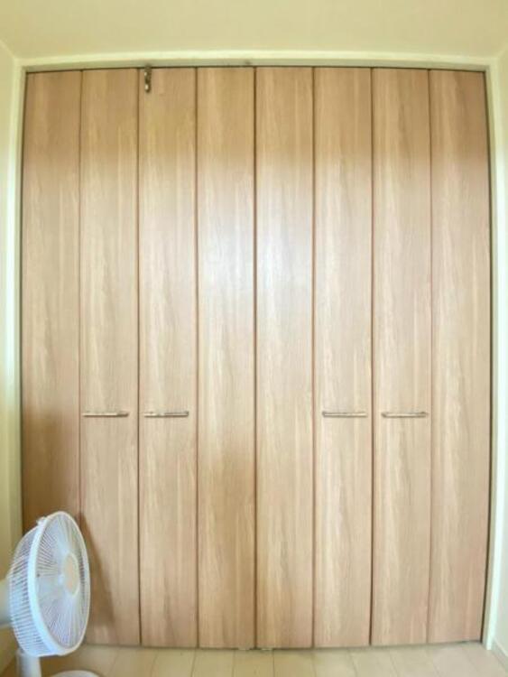 収納 普段使わない季節用品やトランクなど、大きなものもラクラク収納できます。（2025.10.31）