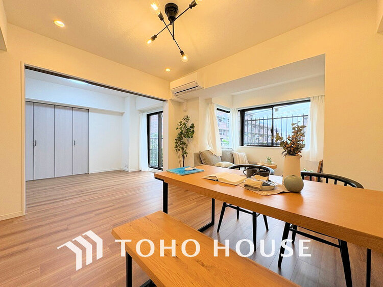 内装 ゆったりとくつろげる上質なリビングダイニング