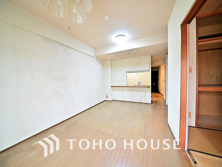 内装 上質な時間を育む暮らしのメインステージ。寛ぎとコミュニケーションを育む居心地のよい場所(リフォーム前)