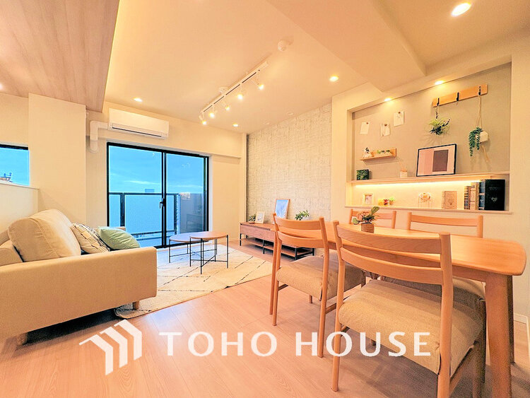 内装 明るいLDKは自然と家族が集まるコミュニケーションの場所に