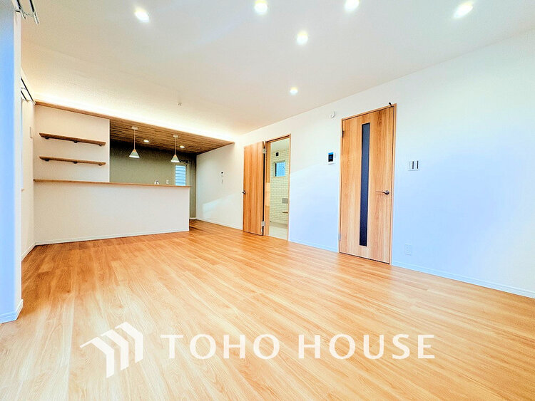 内装 上質な時間を育む暮らしのメインステージ。寛ぎとコミュニケーションを育む居心地のよい場所