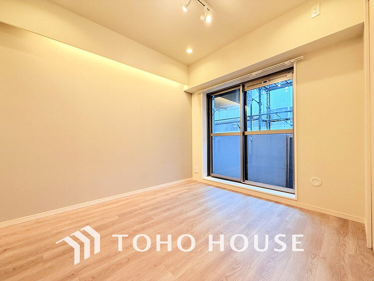 内装 採光もある洋室は、くつろぎのひと時を過ごすのにぴったり