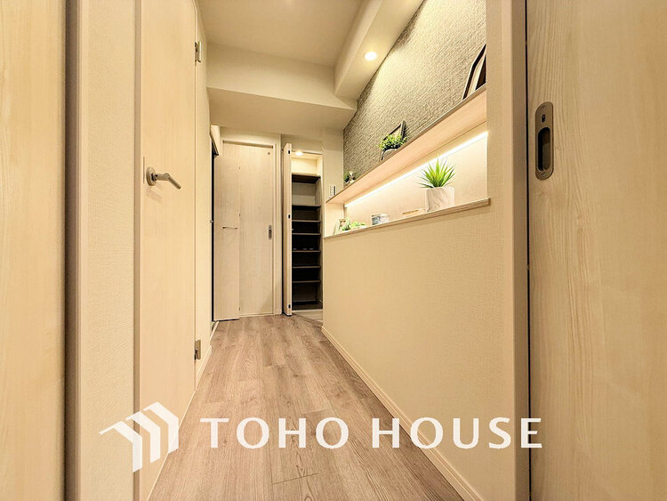 玄関 落ち着いた雰囲気の玄関、家族の帰りを暖かく迎えてくれます