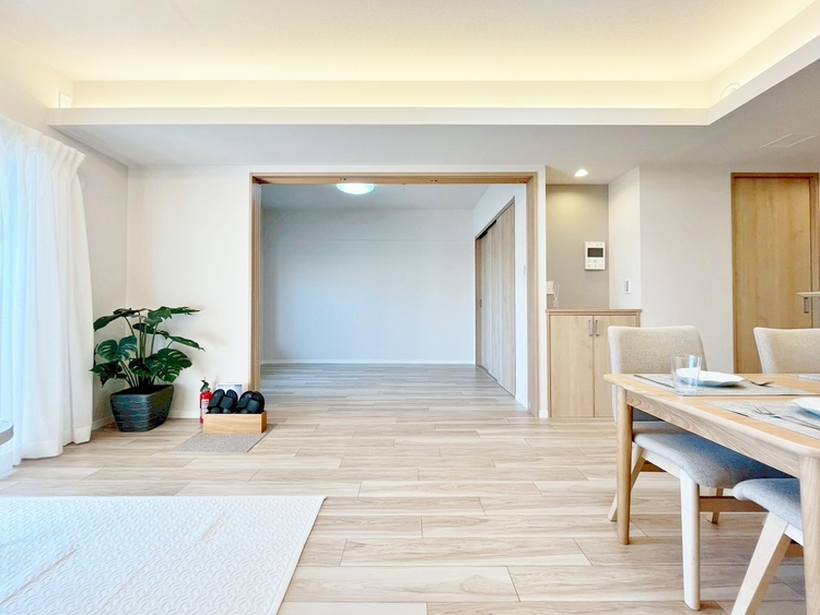 居間 居心地の良い空気感は、暮らしのステージを彩り、心からのやすらぎと満足感を与えてくれます。