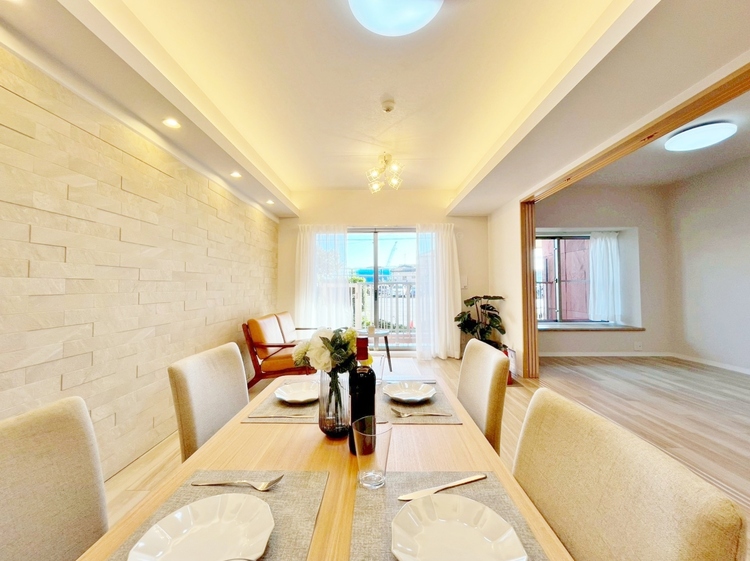 居間 飾り過ぎないシンプルな内装と偏り過ぎないデザインで統一しました。