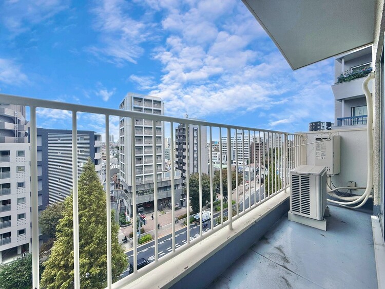 その他 朝の澄んだ空気や、夕方に吹く清々しい風を感じられるバルコニー。