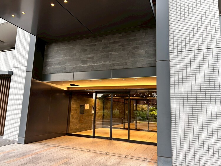 その他 上質感漂う玄関アプローチです。