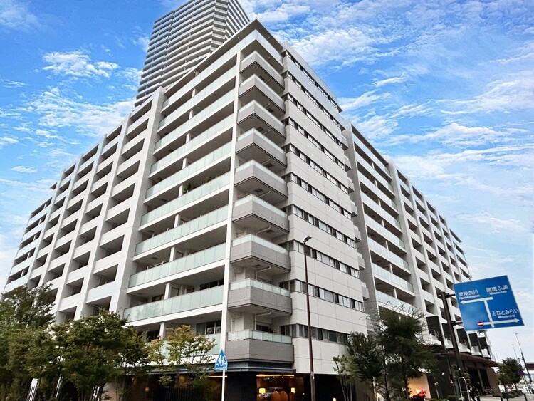 その他 飽きのこないシンプルモダンな外観です。