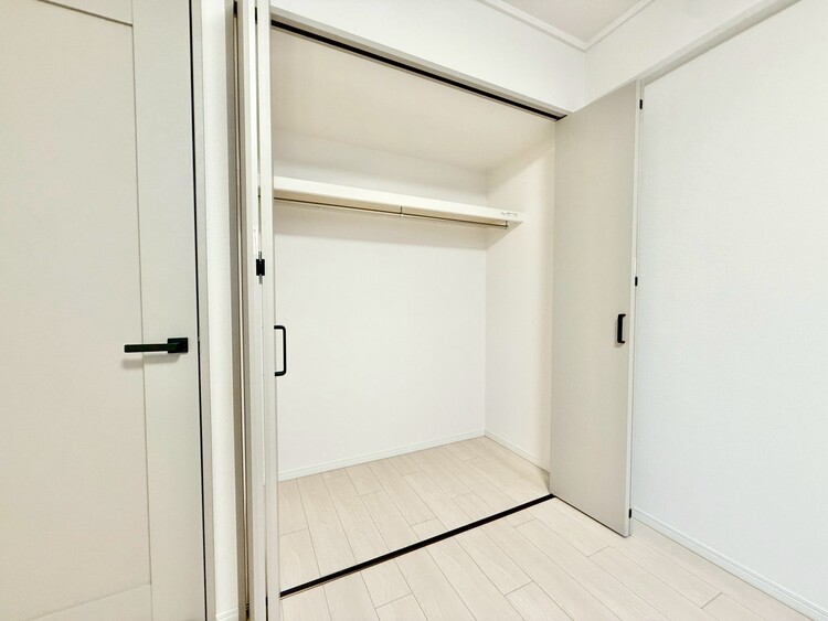 その他 収納スペースが付いていて、お部屋を広く使っていただけます。