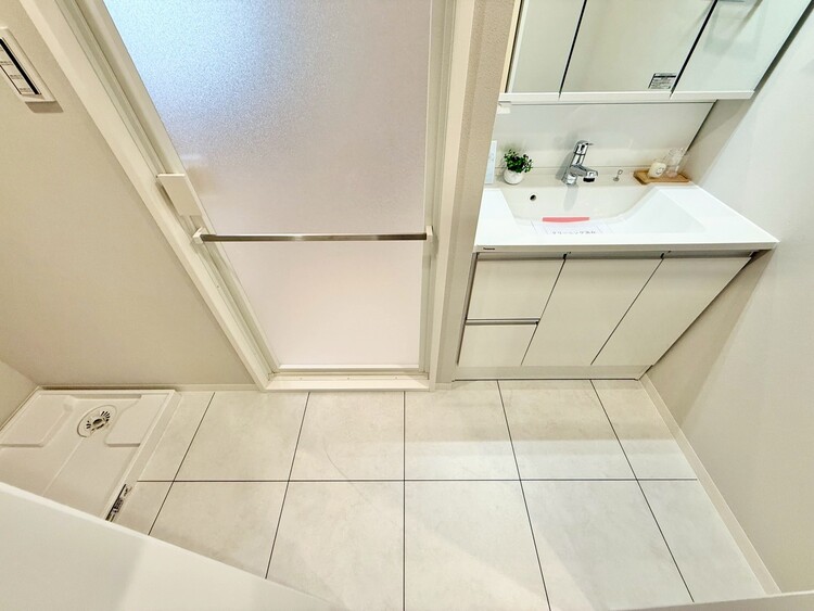 その他 十分な広さの脱衣所。