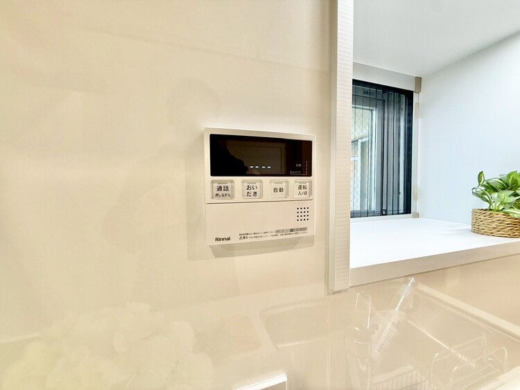 その他 見やすい画面で操作しやすい給湯パネル。