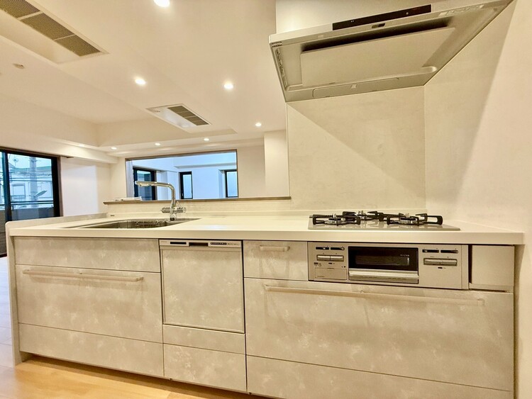 その他 開放感のあるキッチンスペース。調理をしながら、会話も弾みそうですね。