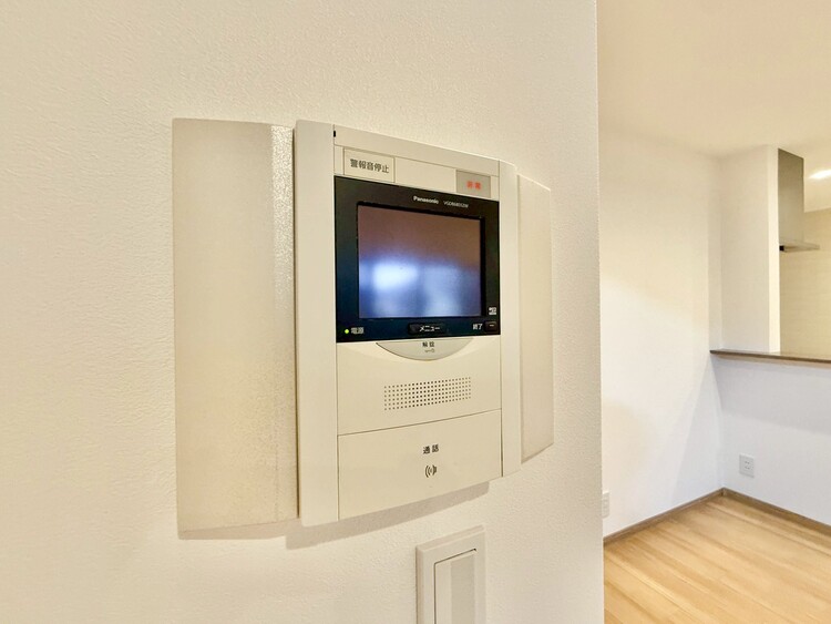 その他 誰が来てもわかる様にモニター付きインターホンを設置。