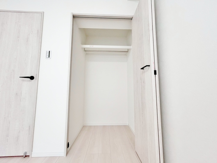 その他 収納スペースが付いていて、お部屋を広く使っていただけます。